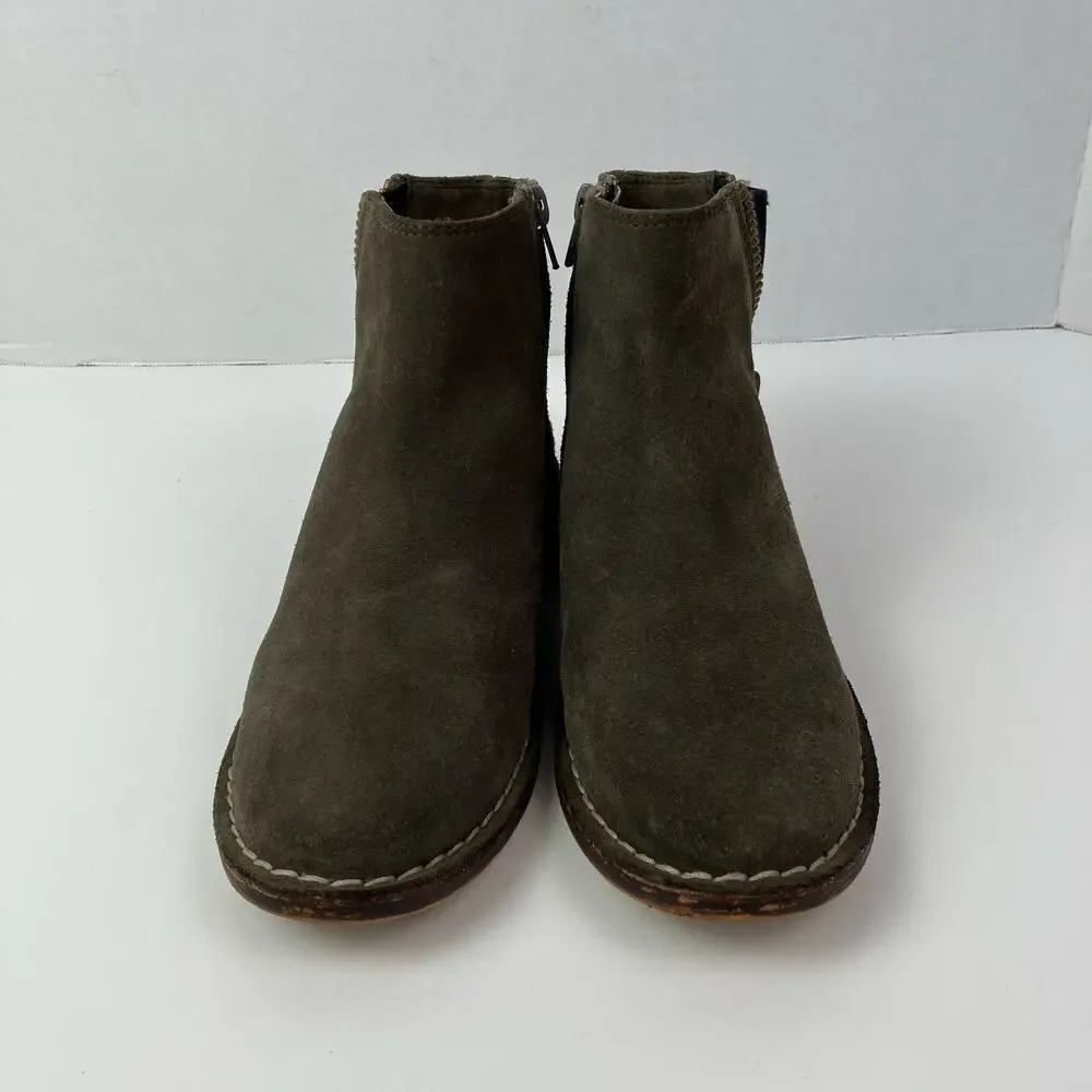 Clarks Sz 7.5 Cabaret Ruby Suede Ankle Booties Double Zip Topstitching Classic
